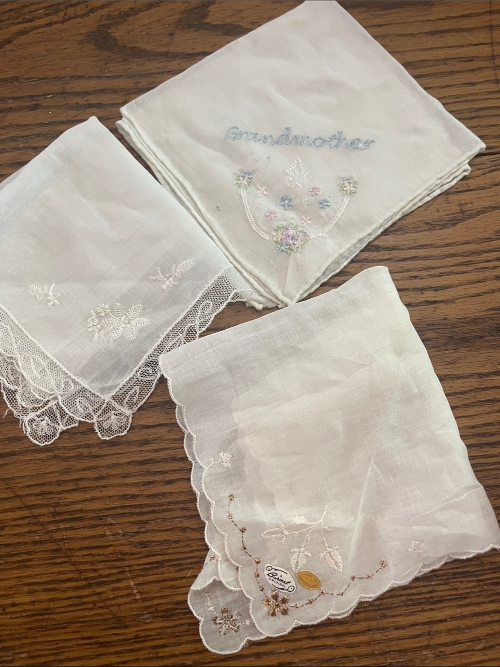 Vintage Embroidered White Ladies Handkerchiefs Set of 3